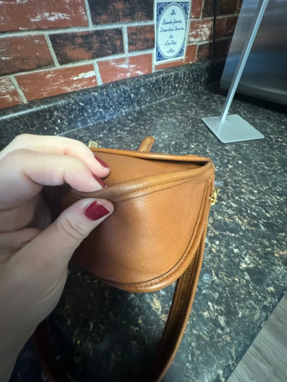 Vintage Coach Crescent Bag 9988 British Tan Leather Shoulder Bag USA - Picture 15 of 16